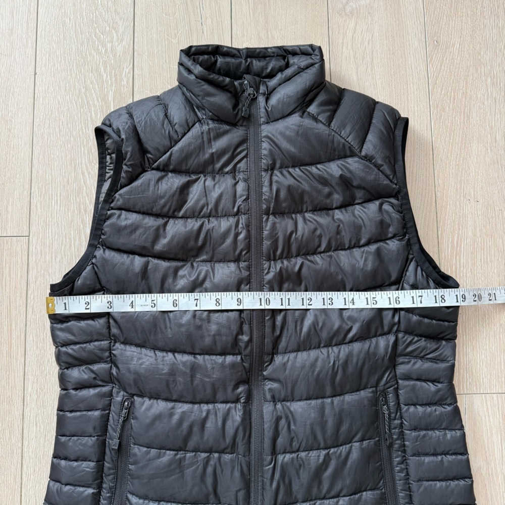 Eddie Bauer Down Puffer Vest in Black Women’s Size Medium - Picture 10 of 11
